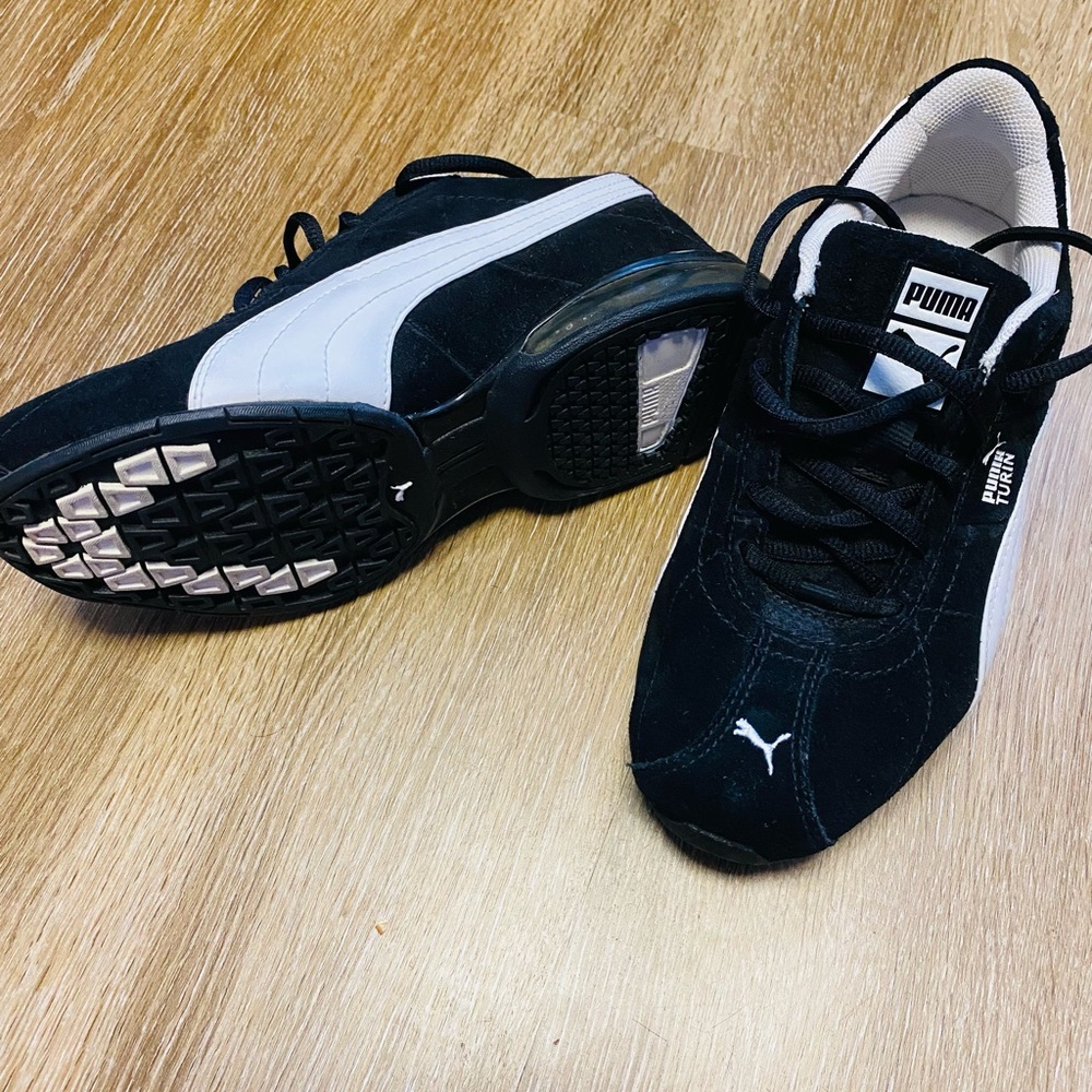 Puma shoes black and white size 6